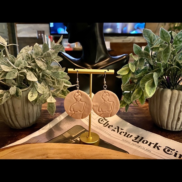 Handmade Clay Earrings | God is a Woman | Venus - Picture 6 of 8